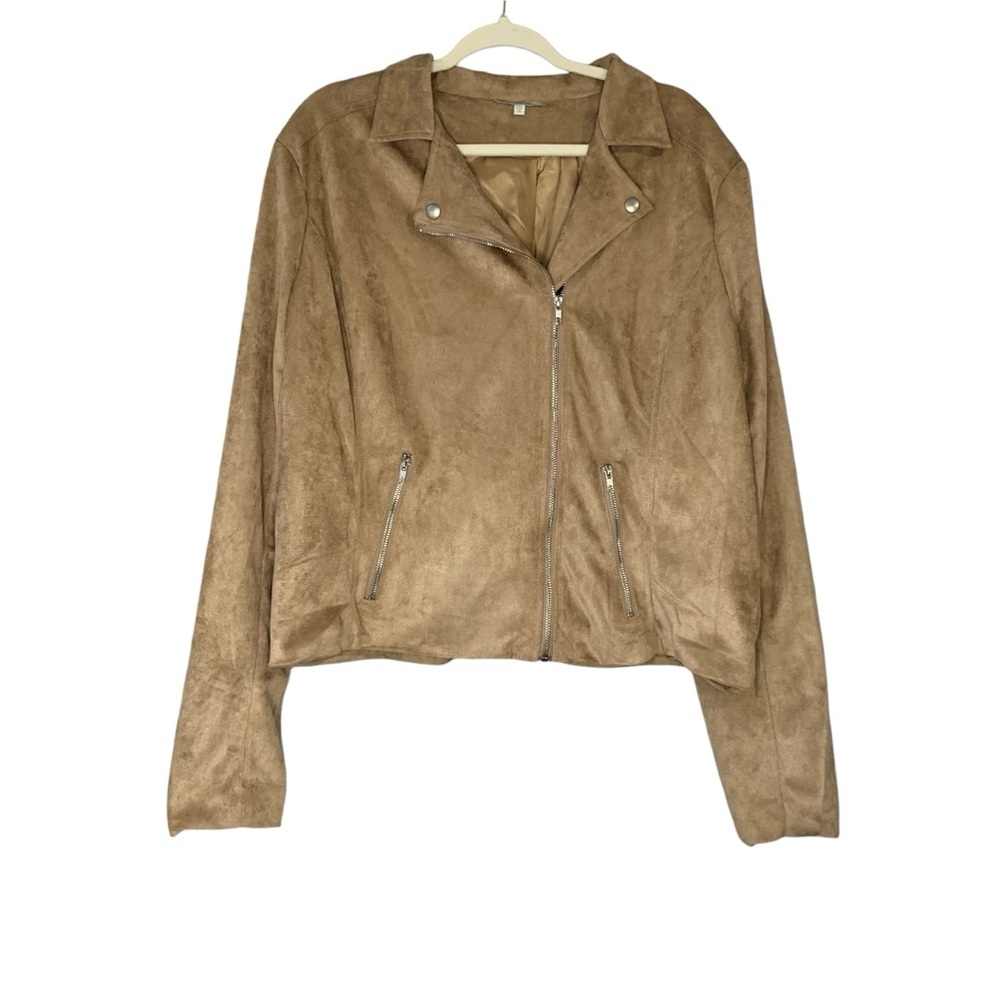 Bottlette tan faux suede‎ moto jacket with long sleeves. Size 2XL